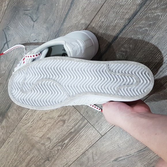 ADIDAS Limited Edition Superstar Hearts Shoes 7 - Picture 14 of 14